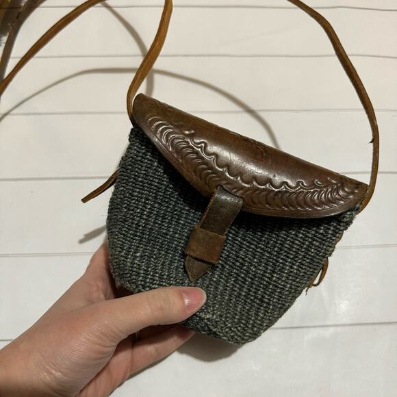 Tooled Leather Woven Straw Crossbody Shoulder‎ Micro Mini Bag Purse - Picture 2 of 7